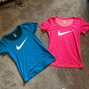 Nike 2 Women’s  Size X Small Green &  Pink Dri Fit Short Sleeve Tops